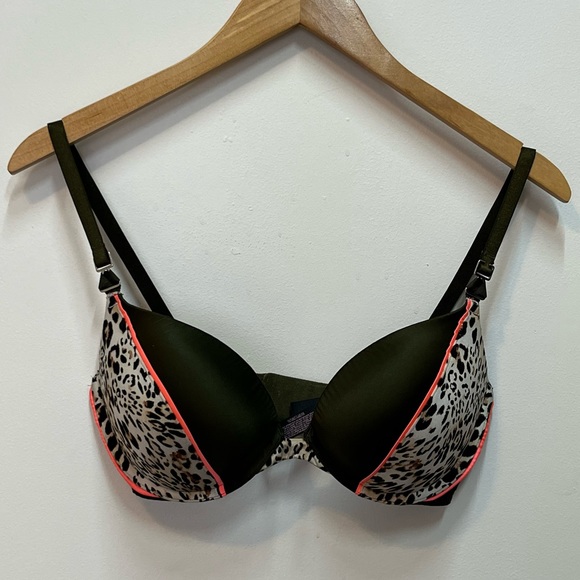 VICTORIA’S SECRET VERY SEXY PUSH UP PIGEONNANT 32 DD BRA - Picture 1 of 8